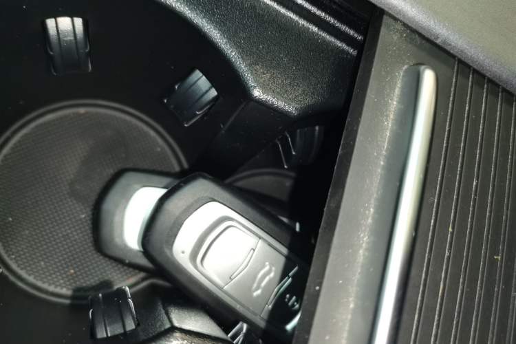 Used Geely Auto Emgrand X7 Sport 2021 1.8TD Manual Two-Wheel Drive Asian Games Edition
