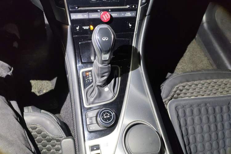 Used Infiniti Q60 2019 2.0T Luxury Edition