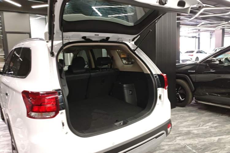 Used Mitsubishi Outlander 2021 2.4L 4x4 Comfort Edition 5 Seats
