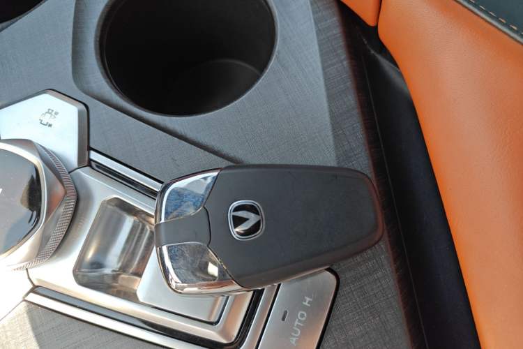 Used Changan UNI-V 2022 1.5T Smart Navigation Version
