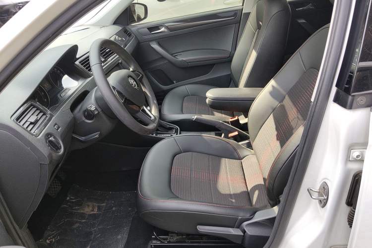 Used Skoda Rapid Spaceback 2016 Revised 1.6L Automatic Smart Drive Version