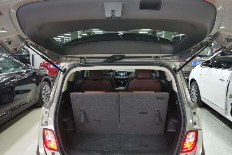 Used Buick GL6 2019 18T 6-Seater Connected Luxury Version China VI Standard