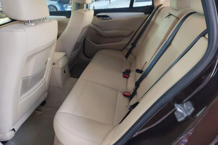 Used BMW X1 2014 sDrive18i Leading Model
