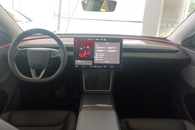 Used Tesla Model Y 2025 Rear-Wheel-Drive Version