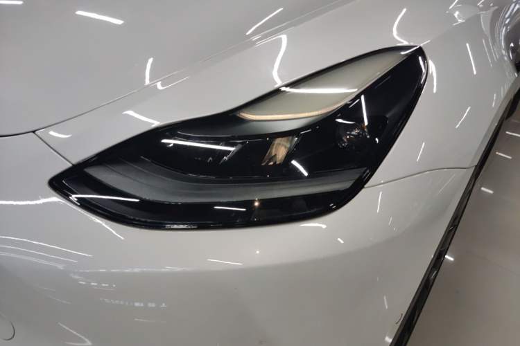 Used Tesla Model Y 2021 Long-Range All-Wheel-Drive Version
