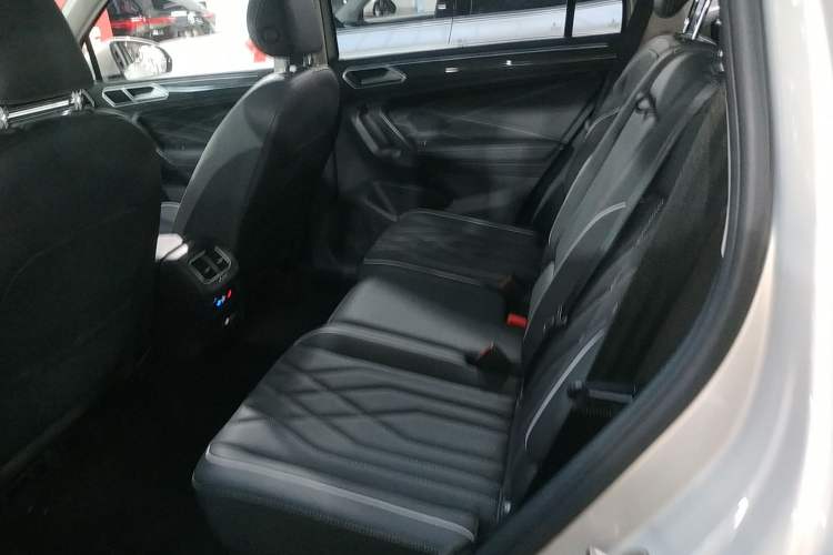 Used Volkswagen Tiguan L 2022 330TSI Automatic Two-Wheel Drive R-Line Enhanced Edition
