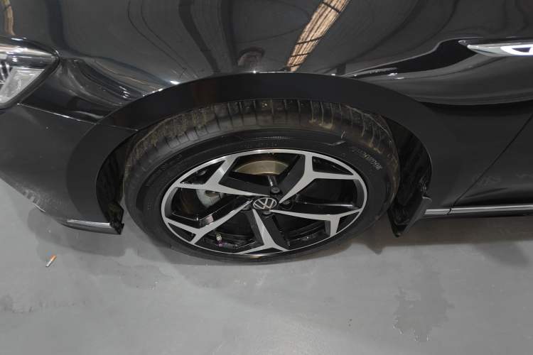 Used Volkswagen Magotan 2024 2 Million Units Zhongxiang Version 330TSI DSG Luxury Edition
