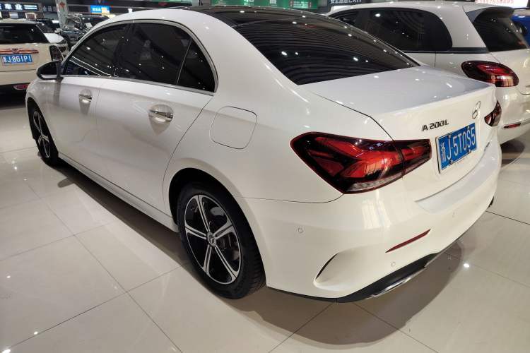 Used Mercedes-Benz A-Class 2022 Revised Version A 200 L Sport Sedan Fashionable Style
