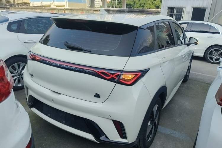 Used BYD Dolphin 2023 420 km Fashion Edition
