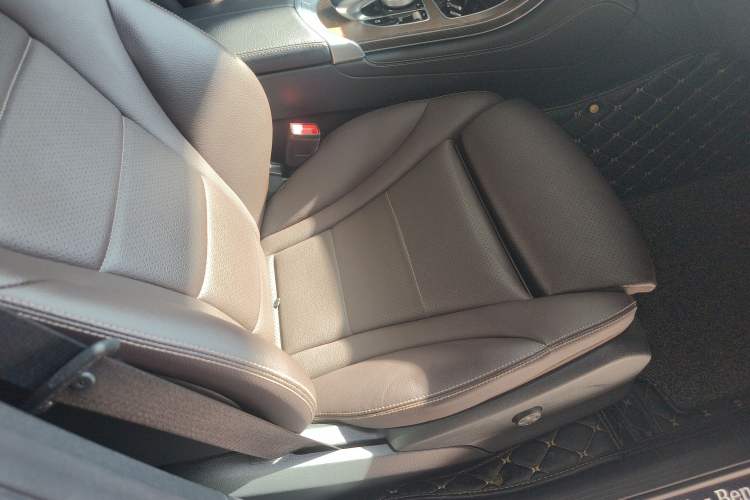 Used Mercedes-Benz GLC 2019 Refreshed GLC 300 L 4MATIC Dynamic Edition
