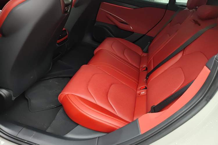 Used Xiaomi Auto SU7 2024 Rear-Drive Long-Range Intelligent Driving Version
