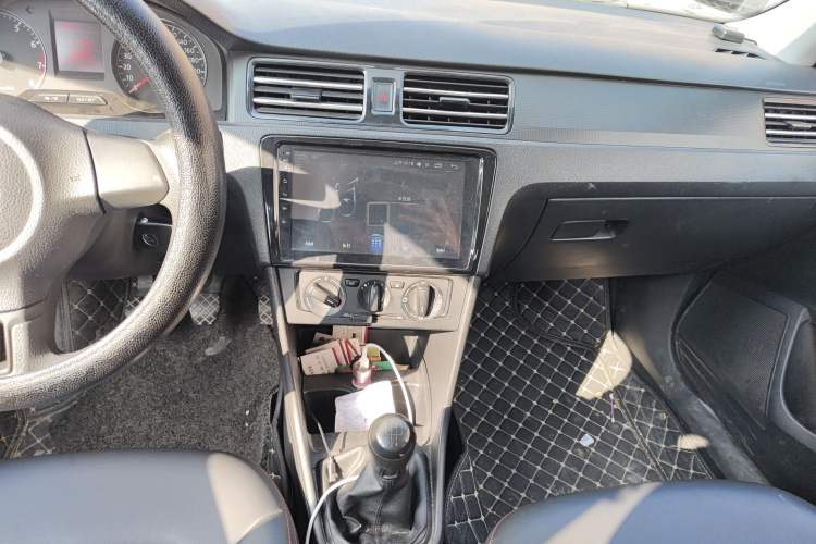 Used Volkswagen Santana 2013 1.4L Manual Fashion Edition