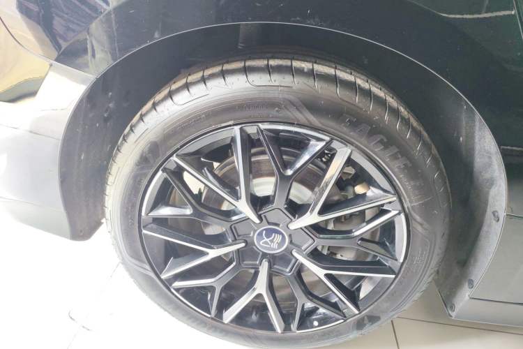 Used BYD Han 2025 DM-i 125KM Prestige Model
