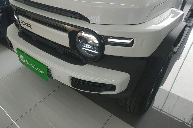 Used  V23 2025 401 Two-Wheel Drive Advanced Edition