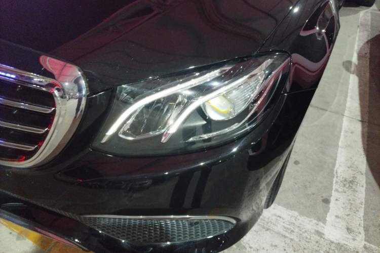 Used Mercedes-Benz E-Class 2019 E 260 L
