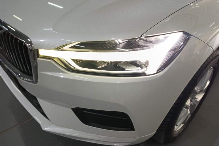 Used Volvo XC60 2019 T5 4x4 Smart Edition China VI Standard
