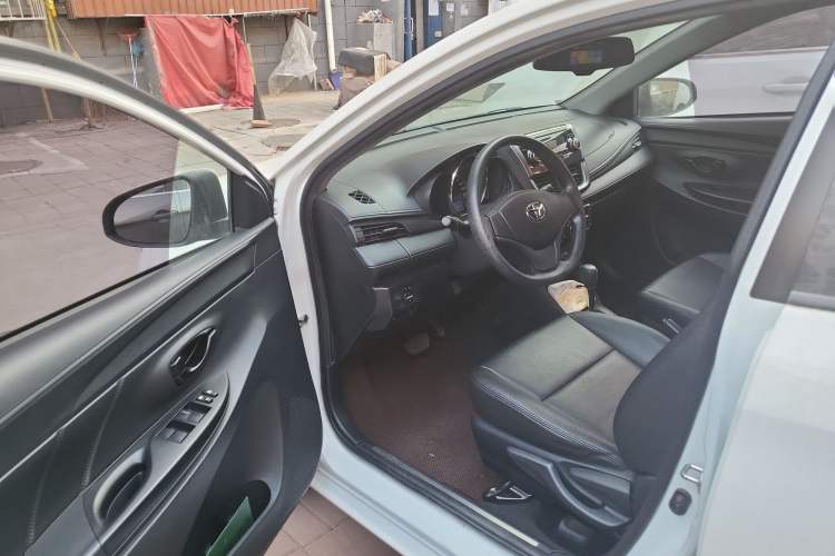 TDK.VehicleDetails.img