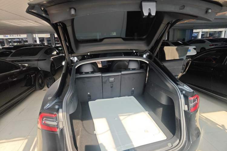 Used Tesla Model Y 2022 Rear-Wheel-Drive Version