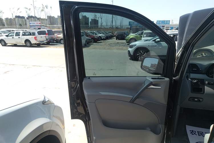 Used Mercedes-Benz Vito 2013 3.0L Elite Edition