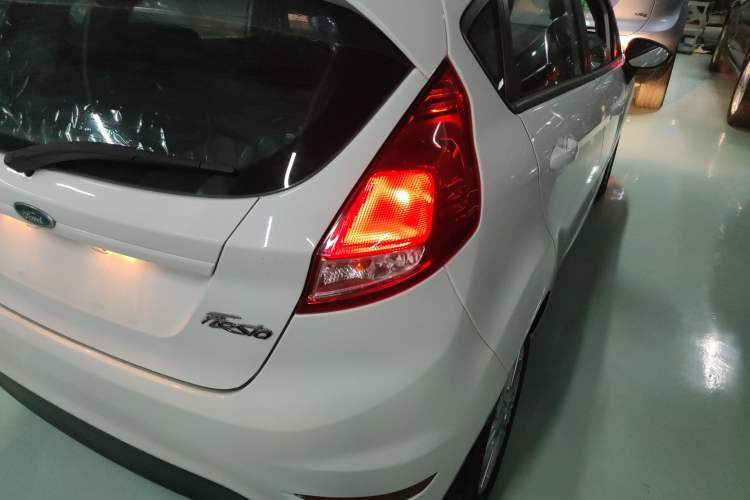 Used Ford Fiesta 2013 Hatchback 1.5L Automatic Fashion Edition