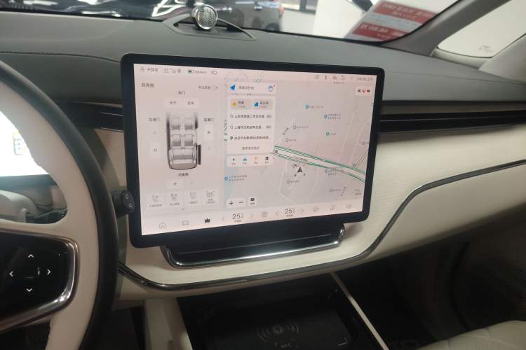 Used Volvo EM90 2025 Ultra Six-Seater