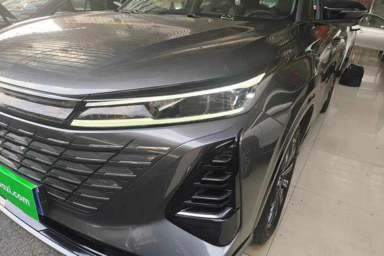 Used Changan CS75 PLUS 2024 3rd Generation Champion Edition 1.5T Intelligent Drive Dynamic Model
