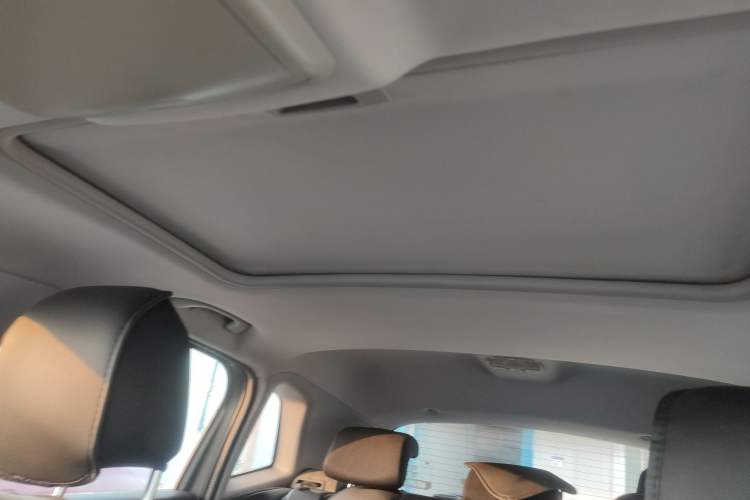 Used Peugeot 3008 2015 2.0L Automatic Classic Edition