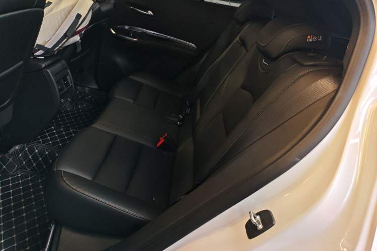 Used Cadillac XT4 2018 28T Two-Wheel Drive Tech Version