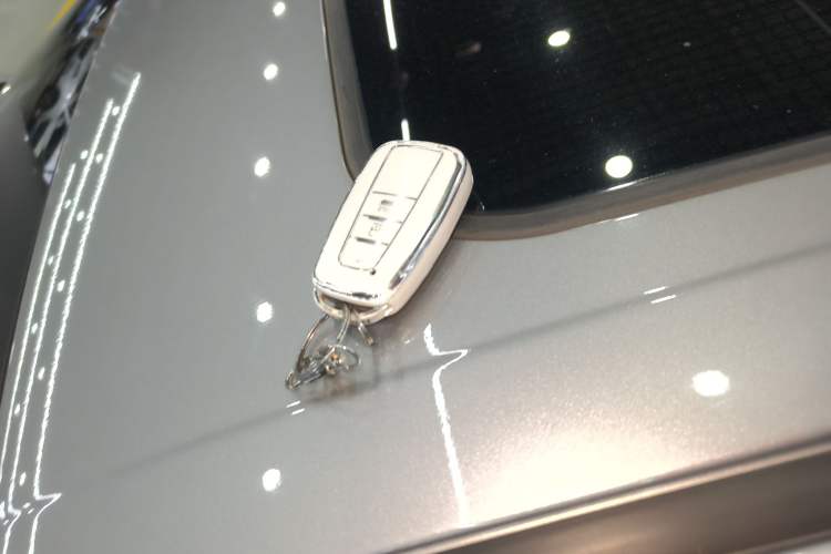 Used Toyota Camry 2021 2.0G Luxury Edition
