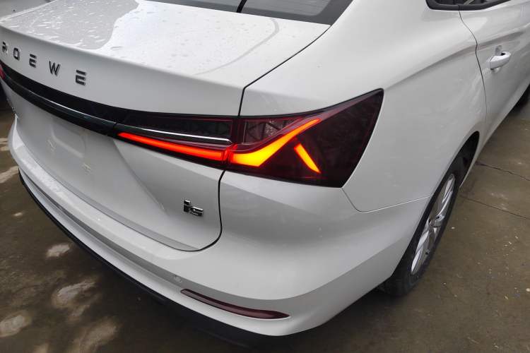 Used Roewe i5 2023 1.5L Manual Comfort Edition
