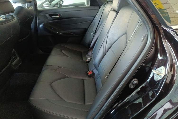 Used Toyota Avalon 2019 2.0L Luxury Edition China VI Standard
