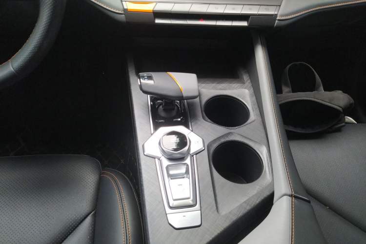 Used Changan UNI-V 2022 1.5T Prestige Version
