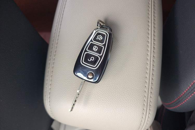 Used Ford Focus 2012 Sedan 1.6L Automatic Comfort Model
