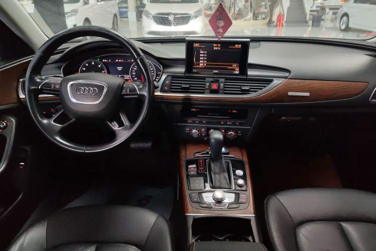 Used Audi A6L 2018 30th Anniversary Edition 35 TFSI Fashion Model
