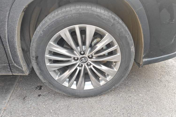 Used Toyota Highlander 2023 2.5L Smart Electric Hybrid Dual-Motor All-Wheel-Drive Luxury 7-Seater