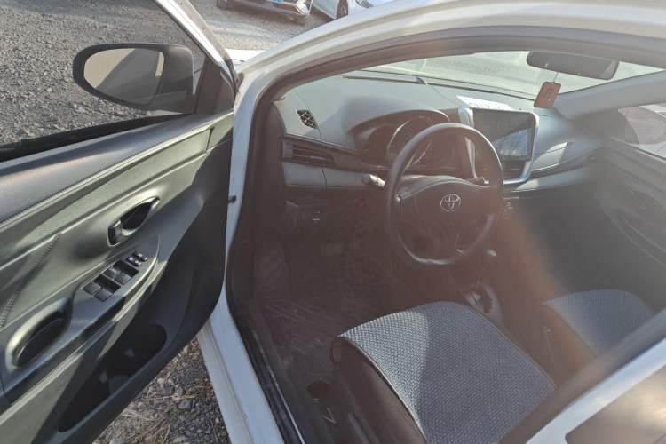 Used Toyota YARiS L 2019 1.5E CVT Dynamic Edition China VI compliant
