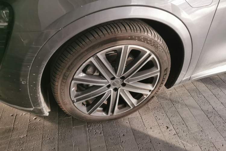 Used Hima Luxeed R7 2025 Range-Extended Version 251 km Max
