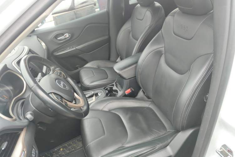 Used  Cherokee 2017 2.0L Superior Edition