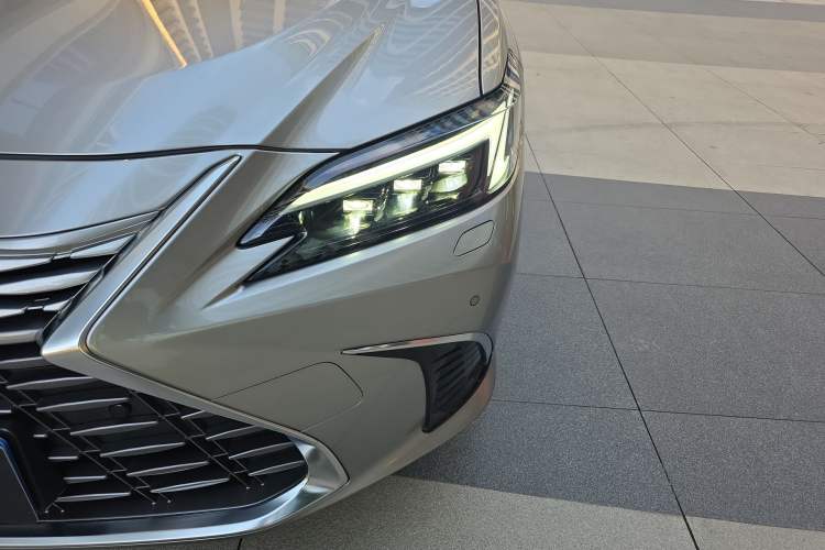 Used Lexus ES 2025 200 Premium Edition

