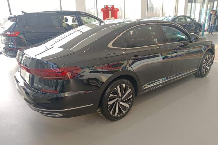 Used Volkswagen Passat 2025 Premium Version 380TSI Dragon Edition