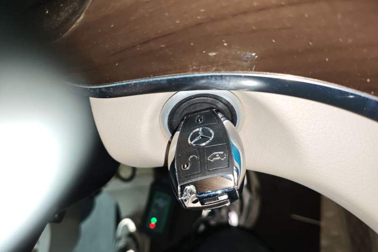 Used Mercedes-Benz V-Class 2021 V 260 L Long-wheelbase Luxury Edition