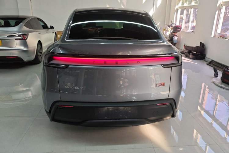 Used Tesla Model Y 2025 Rear-Wheel Drive First Edition