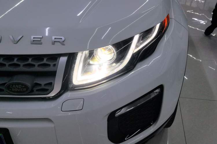 Used Land Rover Range Rover Evoque 2018 240 PS SE Smart Brilliance Edition