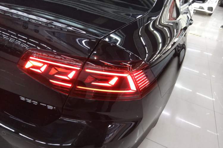 Used Volkswagen Magotan 2025 Zhongxiang Version 330TSI DSG Luxury Edition
