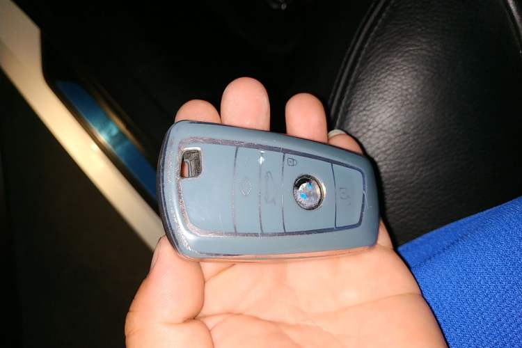 Used BMW 3 Series 2015 320Li Luxury Design Package
