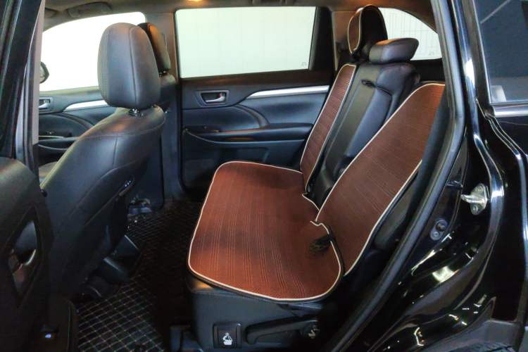 Used Toyota Highlander 2018 2.0T Four-Wheel Drive Luxury Version 7 Seats China VI Standard
