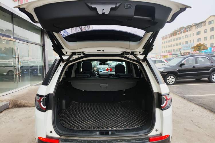 Used Land Rover Discovery Sport 2019 240 PS SE Version China V Standard
