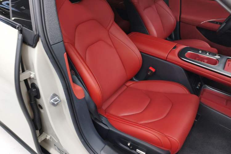 Used  SU7 2024 Rear-Drive Ultra-Long Range Advanced Pro-Level Intelligent Driving Version
