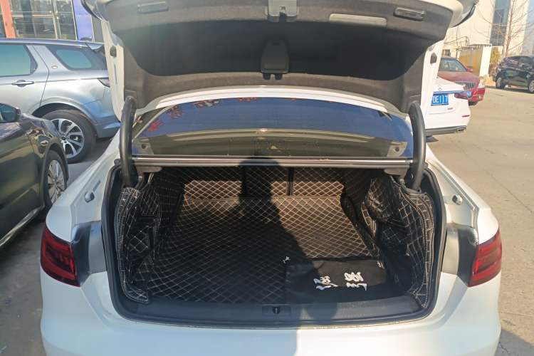 Used Audi A4L 2018 30th Anniversary Edition 30 TFSI Ambition Model
