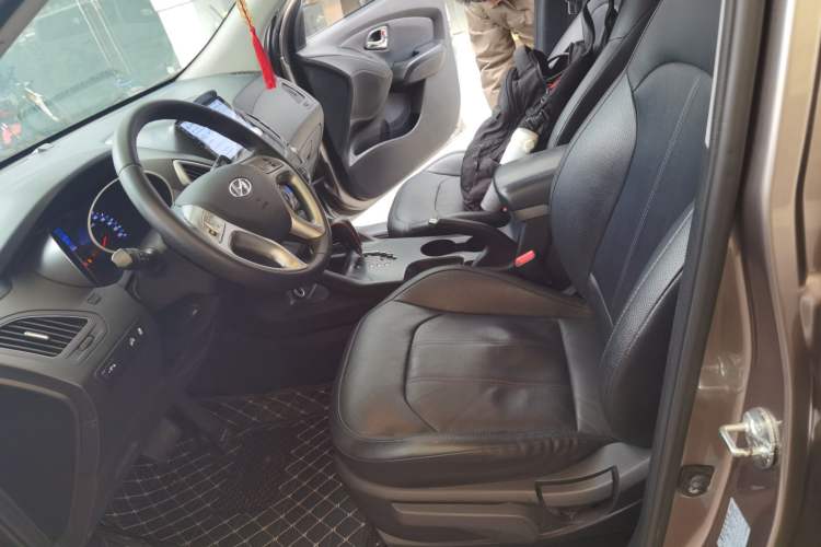 Used Hyundai ix35 2015 2.0L Automatic 2WD Smart Type China IV
